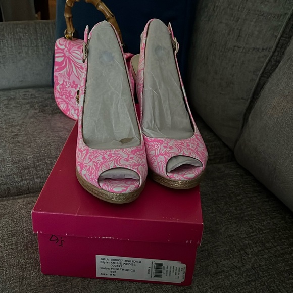 Lilly Pulitzer Shoes - EUC Lilly Pulitzer Kristie Wedge in Pink Tropics Sz 8